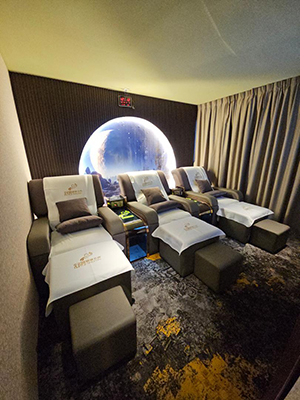 家庭式多人豪华厢房 Family Luxury Suite